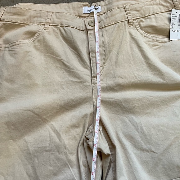 Cuffed Khaki Shorts - Picture 4 of 8